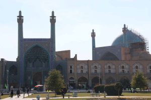 Naqsh-e Jahan Square and Bazaar Tour