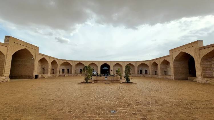 Kashan & Maranjab Castle Short Tour